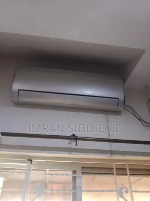 Photo - Compact Humidifier with Multiple Features