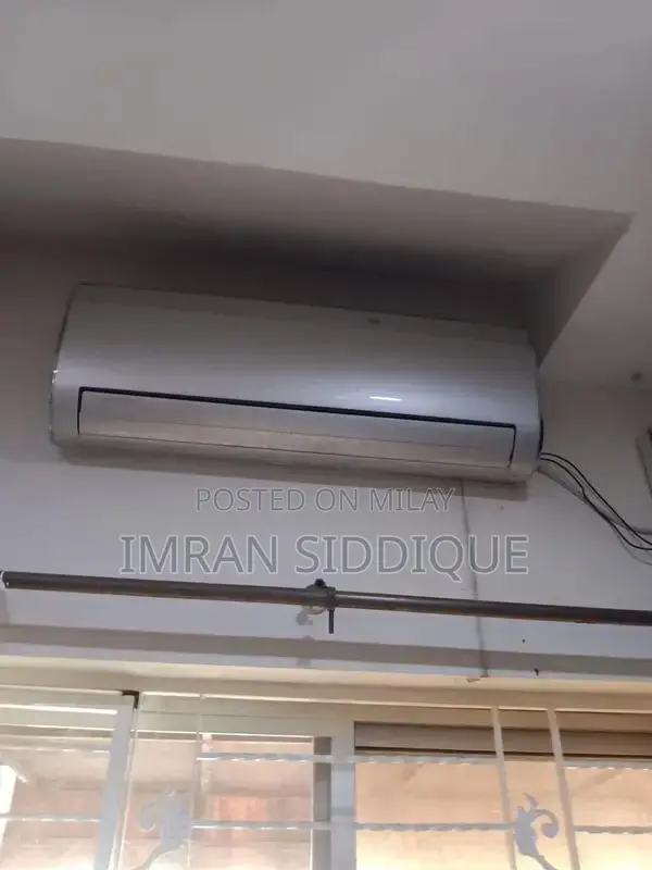 Compact Humidifier with Multiple Features