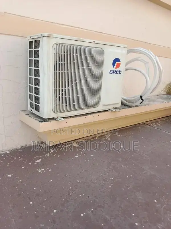 Compact Humidifier with Multiple Features