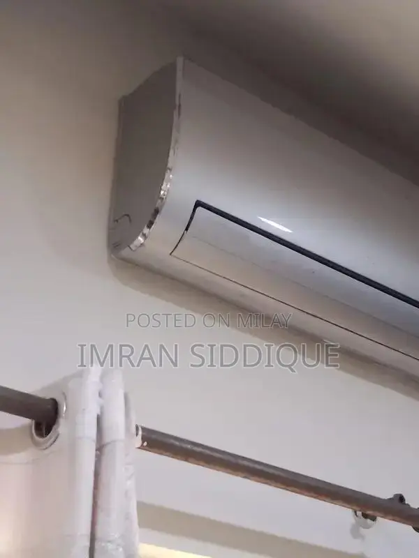 Compact Humidifier with Multiple Features