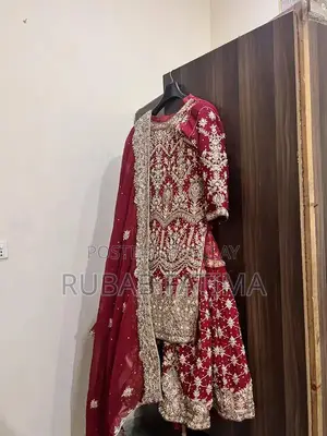 Traditional Lehnga Set with Dupatta and Matching Bag