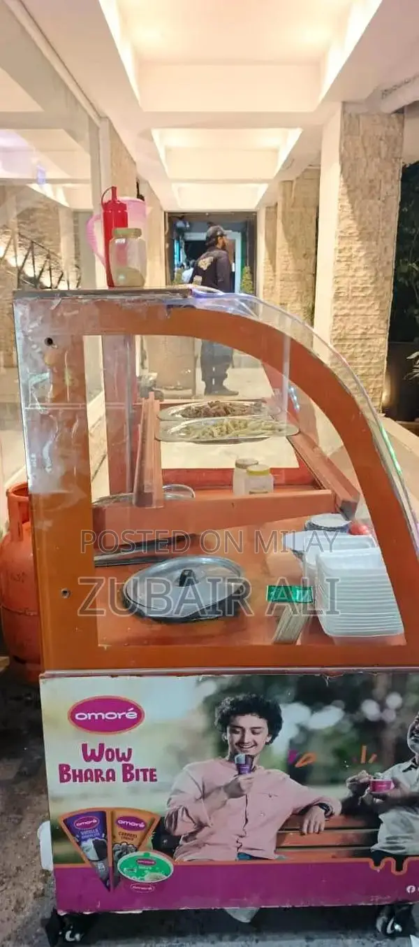 Restaurant Counter for Food Service Display and Preparation