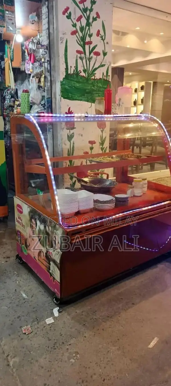 Restaurant Counter for Food Service Display and Preparation