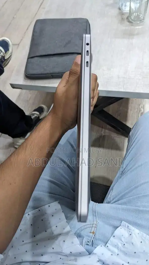 MacBook Pro 13-inch Touch Bar 2017 3.5 GHz Core i7