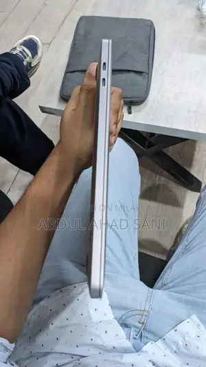 MacBook Pro 13-inch Touch Bar 2017 3.5 GHz Core i7