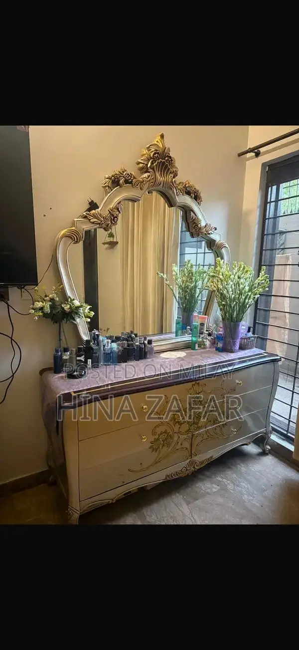 Luxury Sheesham Wood Bedroom Set with Bed Frame and Side Tables