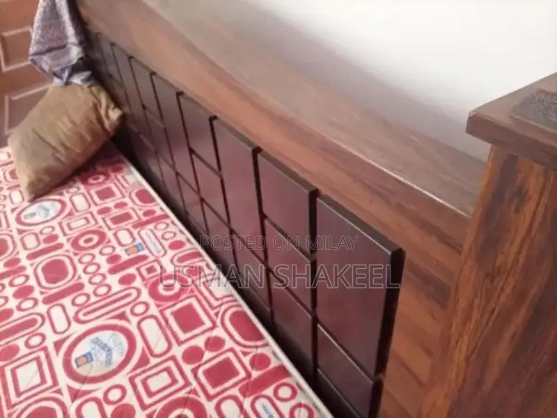 Laminate Wood Bed Frame with Molty Foam Mattress