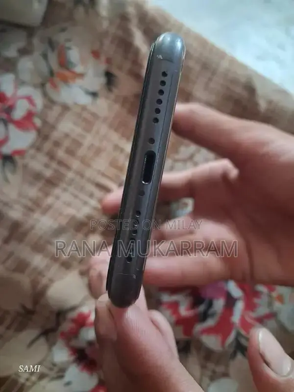 Apple iPhone 11 - Pre-Owned Smartphone with Good Battery