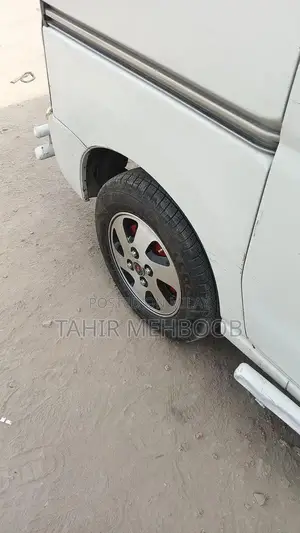 Hijack 11 19 Full Automatic 4x4 SUV with Leather Interior