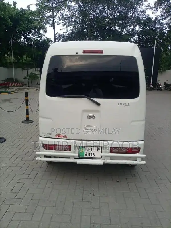 Hijack 11 19 Full Automatic 4x4 SUV with Leather Interior