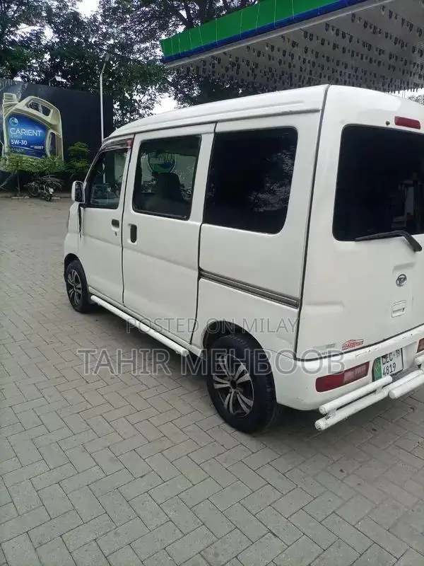 Hijack 11 19 Full Automatic 4x4 SUV with Leather Interior