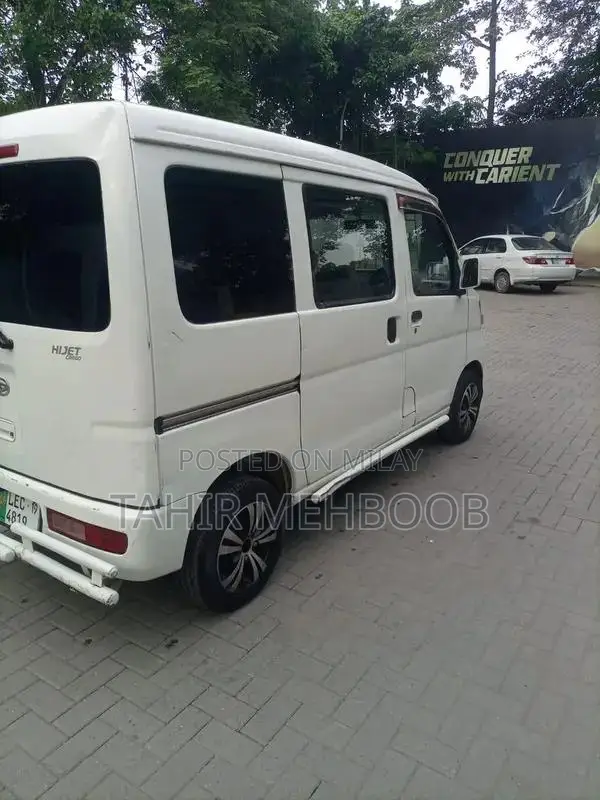 Hijack 11 19 Full Automatic 4x4 SUV with Leather Interior