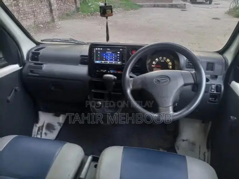 Hijack 11 19 Full Automatic 4x4 SUV with Leather Interior