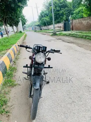 Photo - Modified Yamaha 100cc Motorcycle