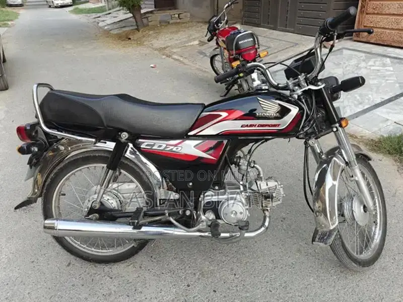 Honda CD 70 Motorcycle - Classic Commuter Bike