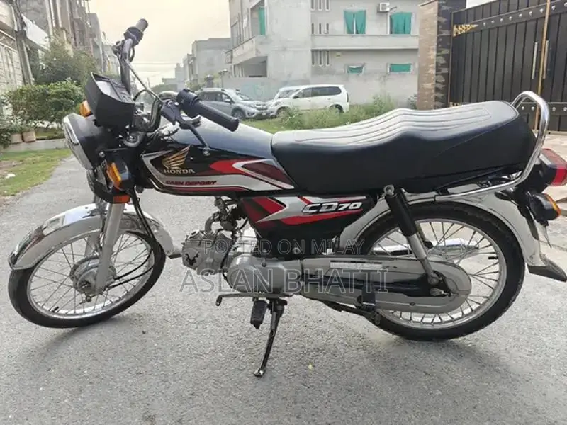Honda CD 70 Motorcycle - Classic Commuter Bike