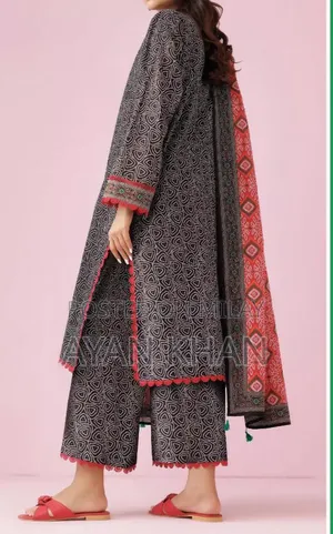 *Product Name*: 3 PCS Women's Unstitched Khaddar Printed Suit