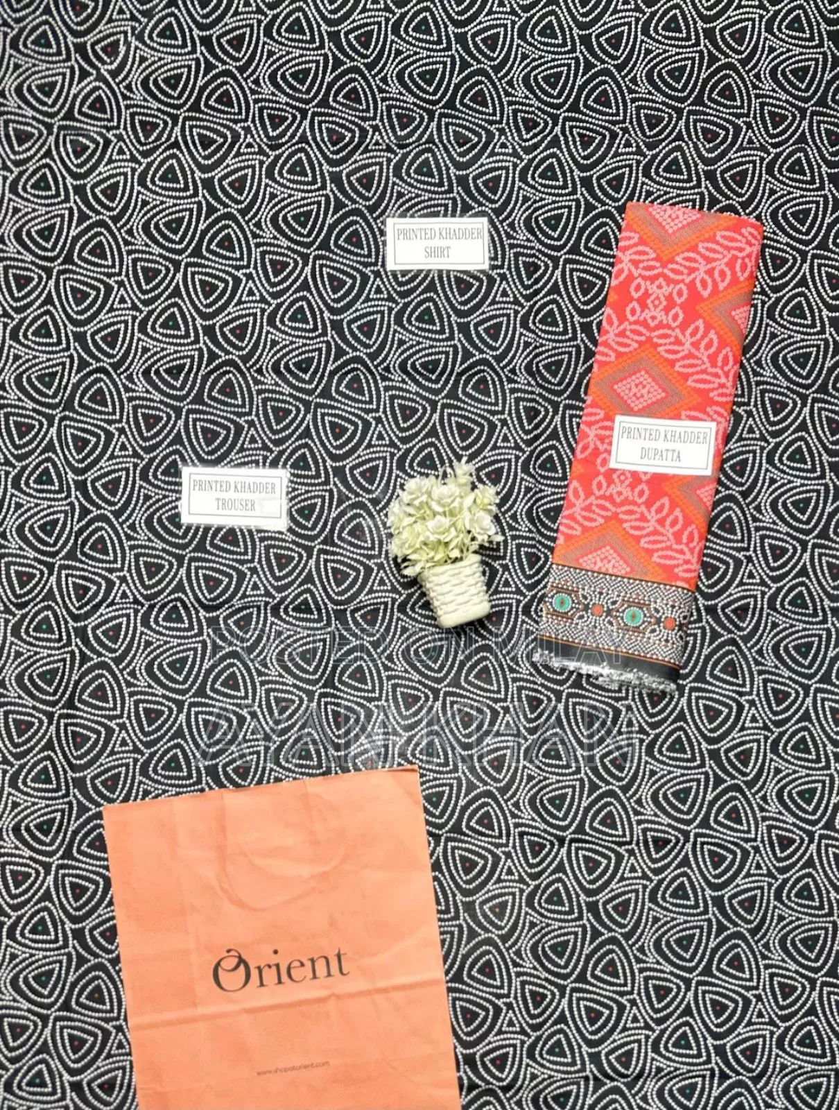 *Product Name*: 3 PCS Women's Unstitched Khaddar Printed Suit