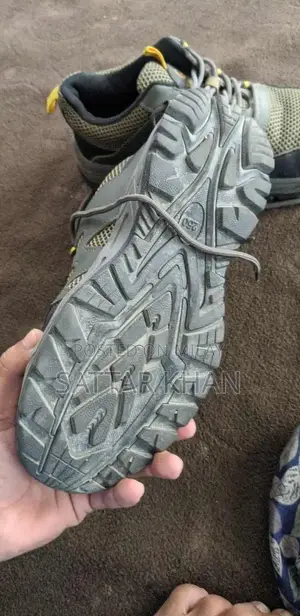 Football Shoes Size 7 - New Athletic Footwear for Sports Enthusiasts