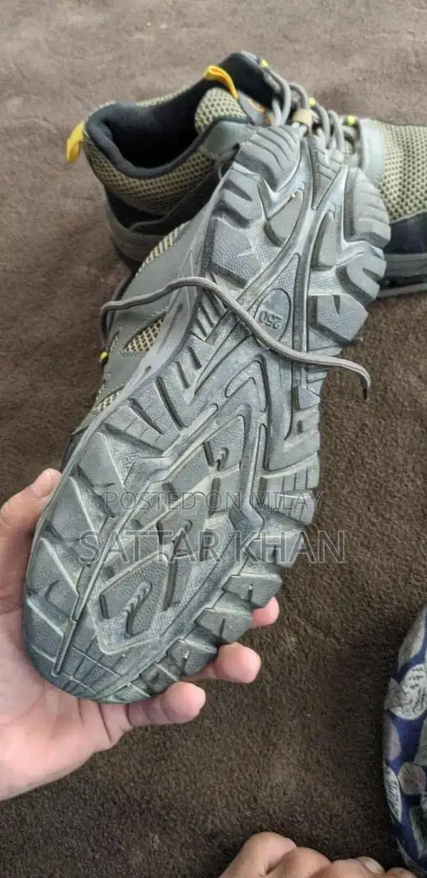 Football Shoes Size 7 - New Athletic Footwear for Sports Enthusiasts