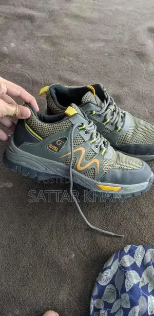 Football Shoes Size 7 - New Athletic Footwear for Sports Enthusiasts