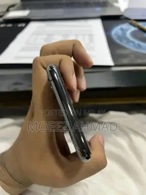 Apple iPhone XS 64GB Black Smartphone