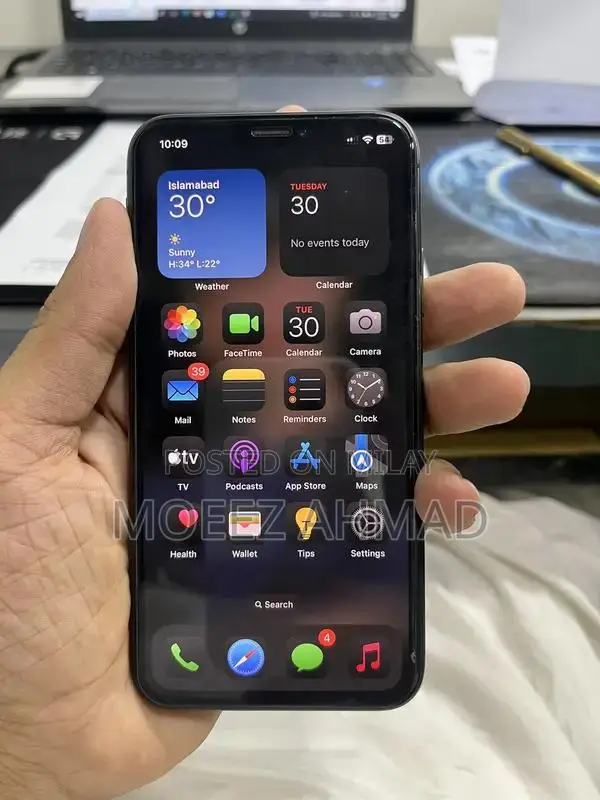 Apple iPhone XS 64GB Black Smartphone