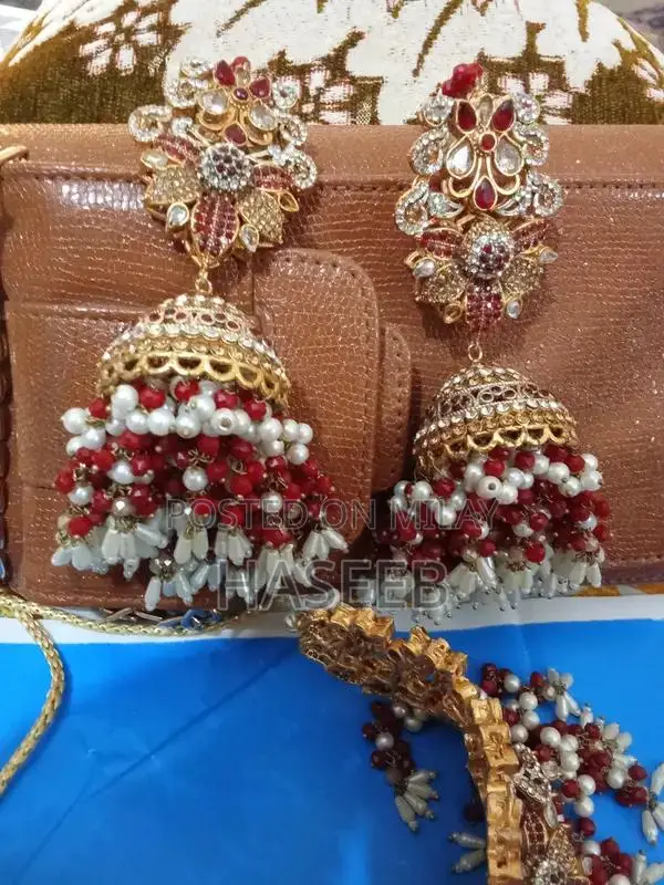 Elegant Bridal Necklace - Unworn Wedding Jewelry Piece