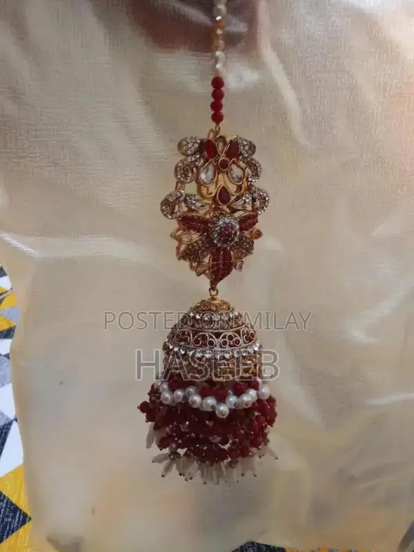 Elegant Bridal Necklace - Unworn Wedding Jewelry Piece