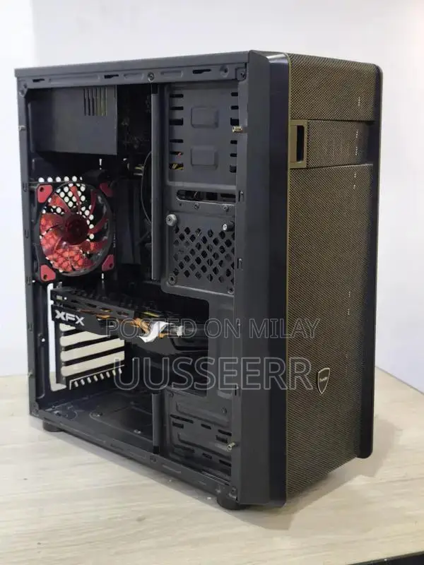 High-Performance Gaming Desktop - i5, 16GB RAM, RX 580