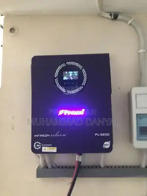 Fronus PV5200 4.2kW Solar Inverter with Phoenix Batteries