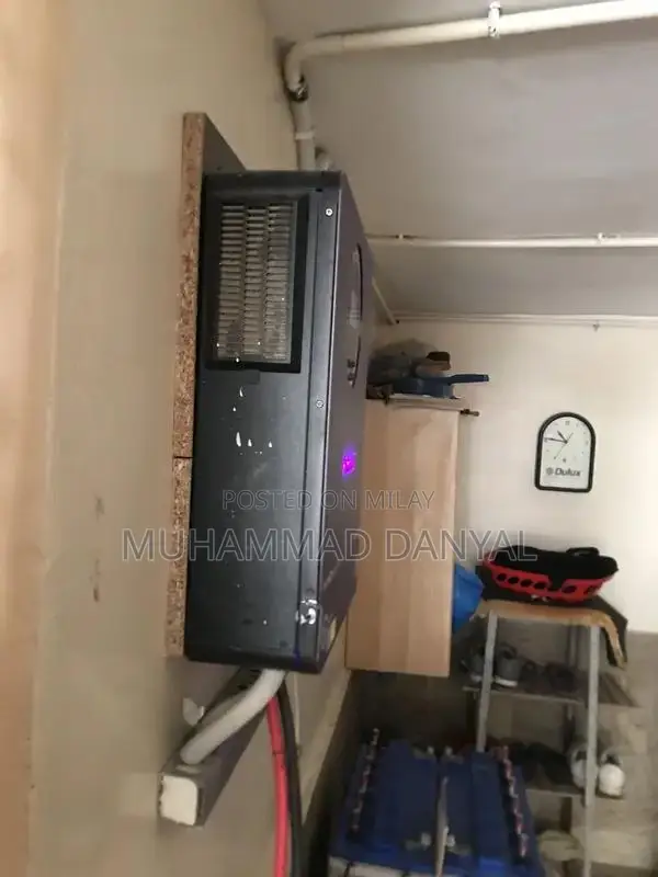 Fronus PV5200 4.2kW Solar Inverter with Phoenix Batteries