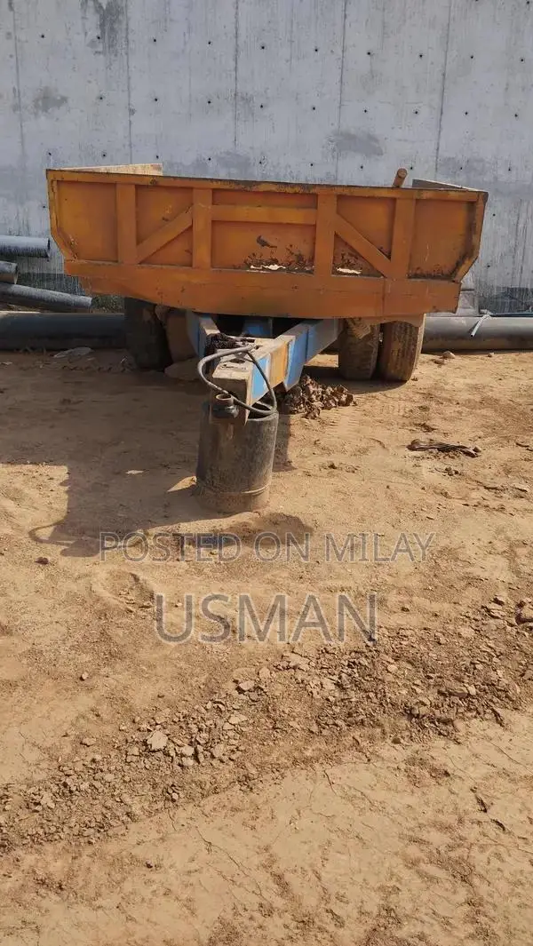 Compact Lightweight Troly with Convenient Dimensions for Easy Transpor