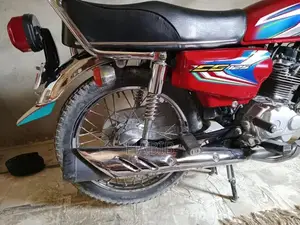 Honda CG125 Motorcycle - 2022 Model Low Mileage