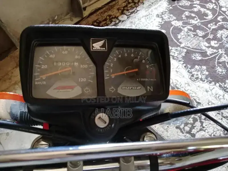 Honda CG125 Motorcycle - 2022 Model Low Mileage