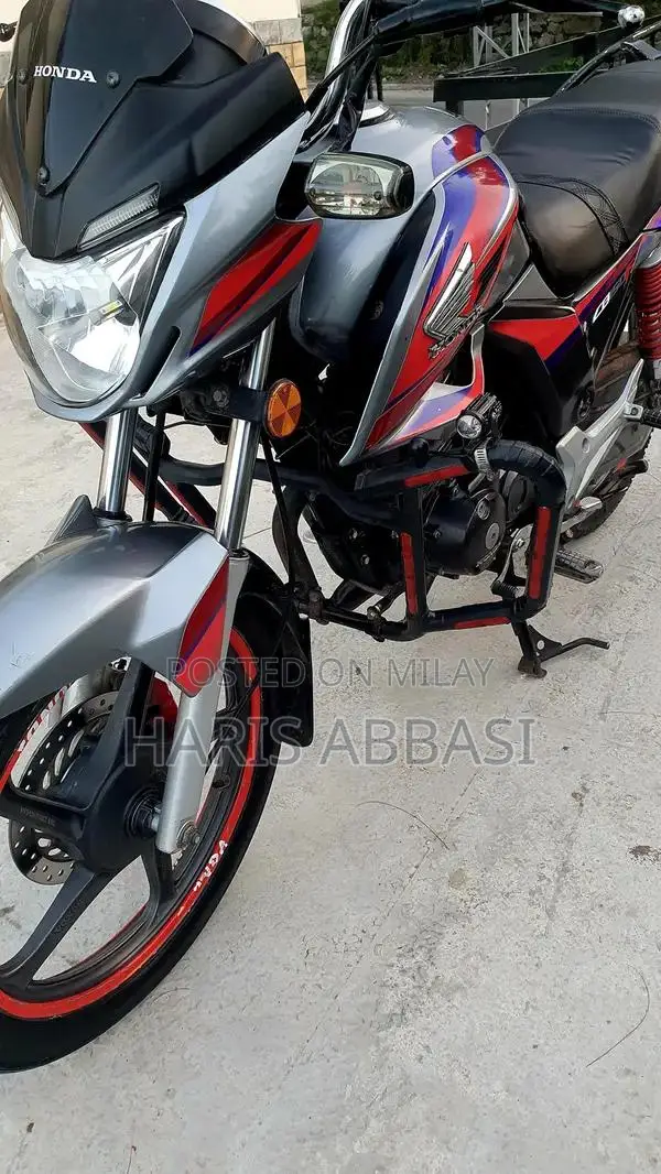 Honda CB 150f Motorcycle - 2019 Model Low Mileage