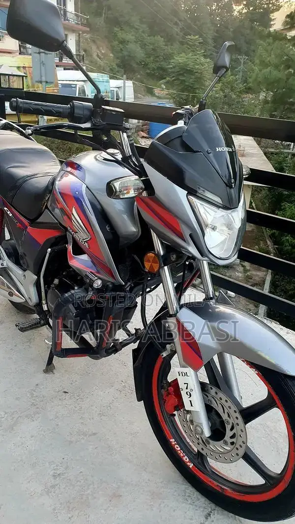 Honda CB 150f Motorcycle - 2019 Model Low Mileage