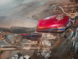 Photo - Honda 125cc Classic Motorcycle - 2001 Model