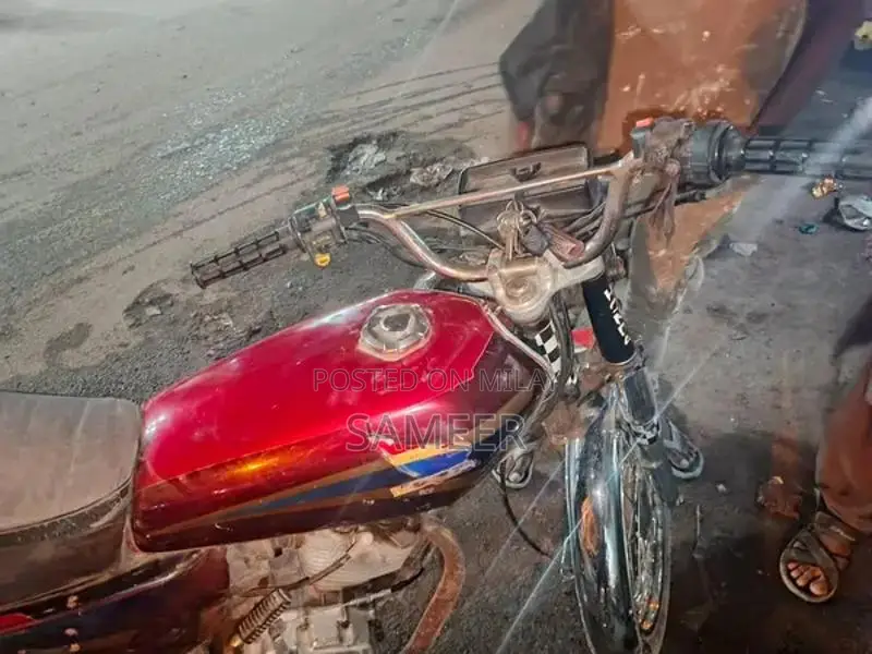 Honda 125cc Classic Motorcycle - 2001 Model