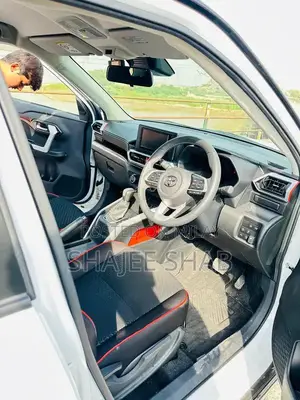 Toyota Raize Z 4WD Compact SUV - Dual Tone Crossover