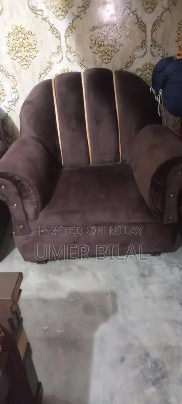 Modern Headboard in Excellent Nearly New Condition