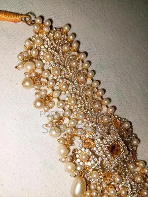 White and Gold Elegant Jewelry Set with Necklace and Earrings