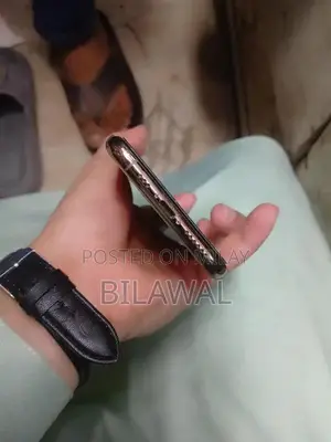 Apple iPhone XS 64GB Smartphone