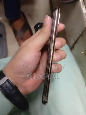 Apple iPhone XS 64GB Smartphone