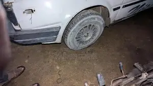 Nissan Sunny 86 Sedan - Reliable Compact Car