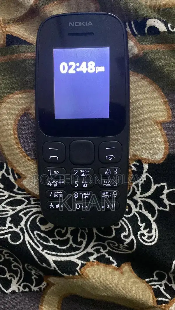 Compact 4G Feature Phone with Basic Functionality