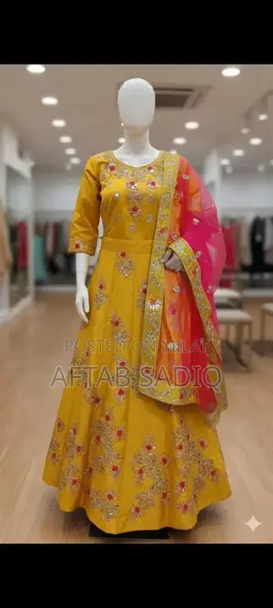 Traditional Indian Lehnga Choli Set with Panni Embroidery