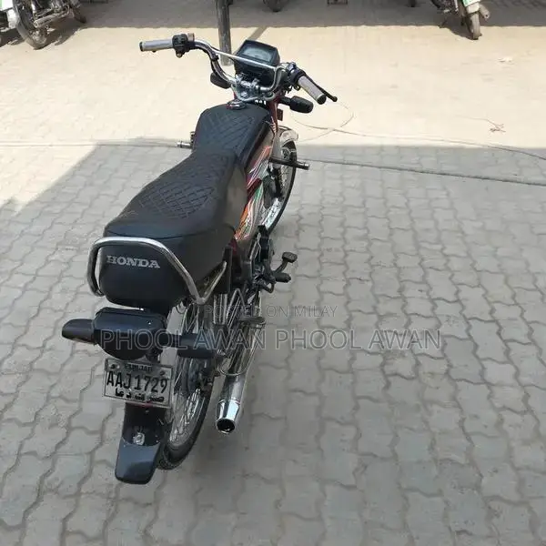 Honda CD 70 Motorcycle - Well-Maintained Single Cylinder Bike
