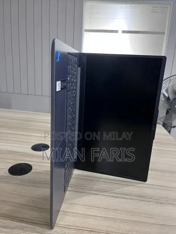 Lenovo Laptop i3 11th Gen 8GB RAM 128GB SSD Ultrabook