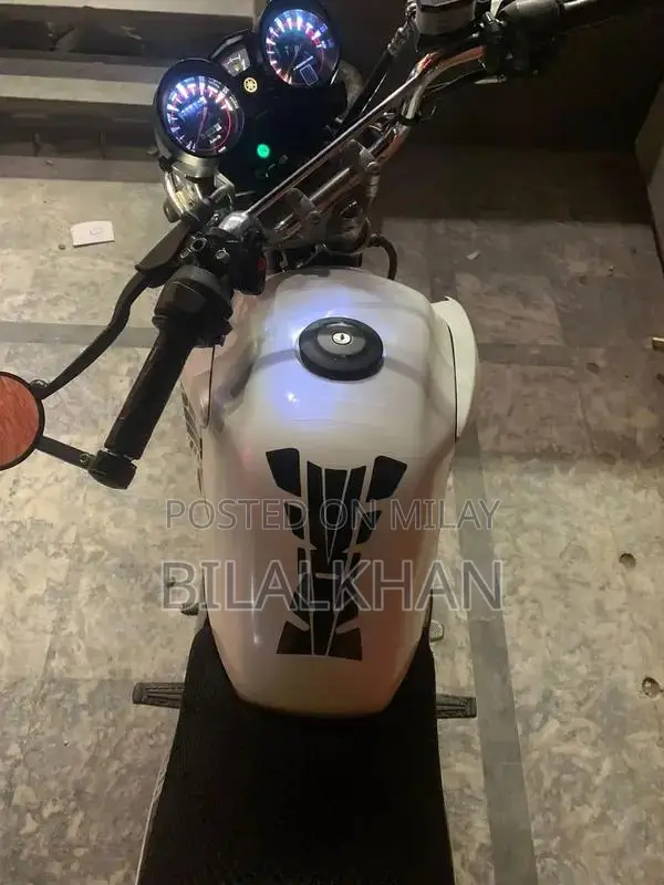 Yamaha YBR125G Motorcycle - Blue Electric Start Model